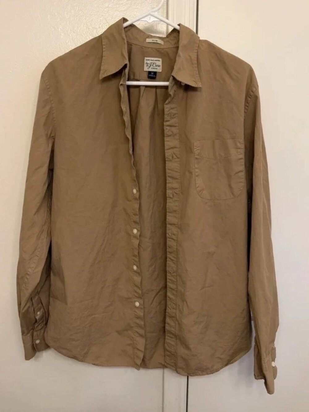 Khaki Slim-Fit Button-Down Shirt with Chest Pockets Women’s M